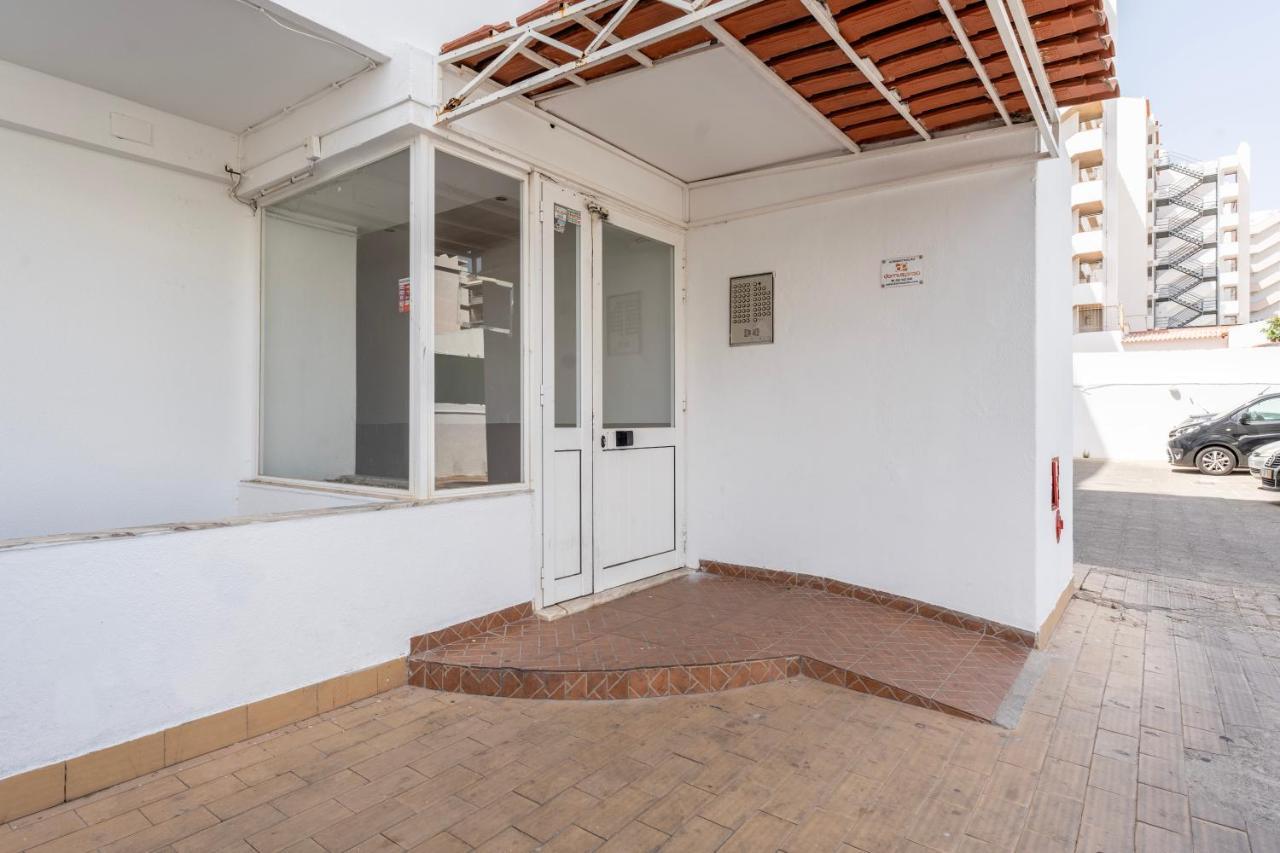 Modern 2 Bdr Flat W/balcony And Pool By Lovelystay Apartment *