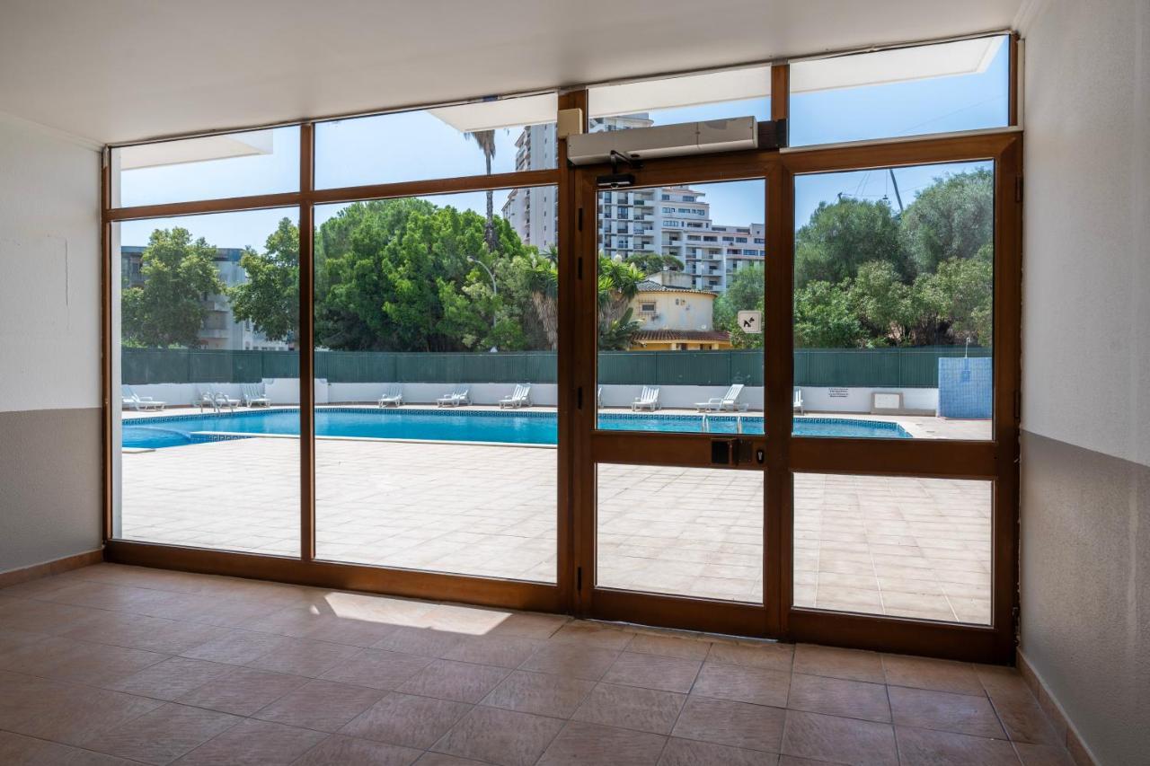 Apartment Modern 2 Bdr Flat W/balcony And Pool By Lovelystay *
