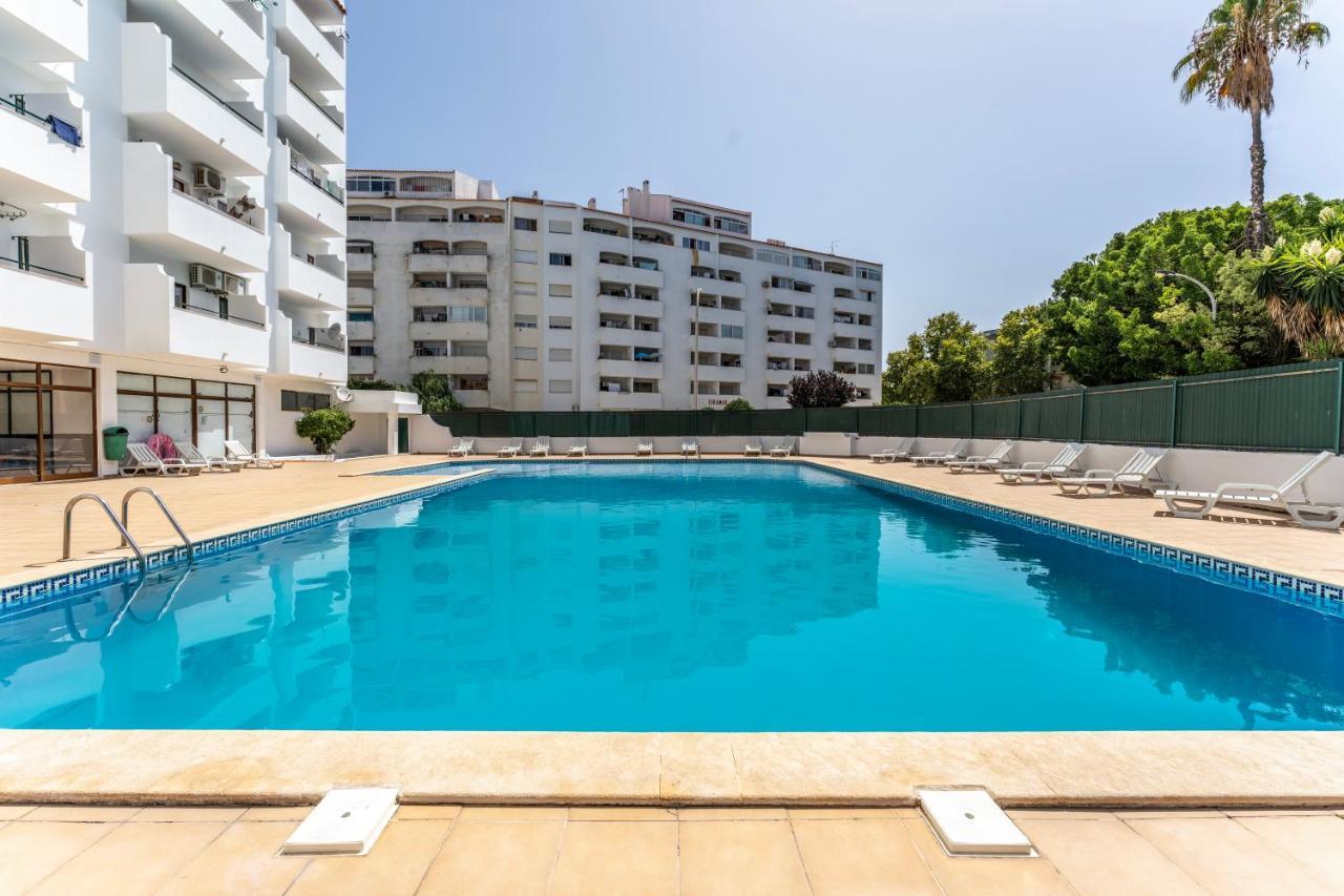 Modern 2 Bdr Flat W/balcony And Pool By Lovelystay Appartement *