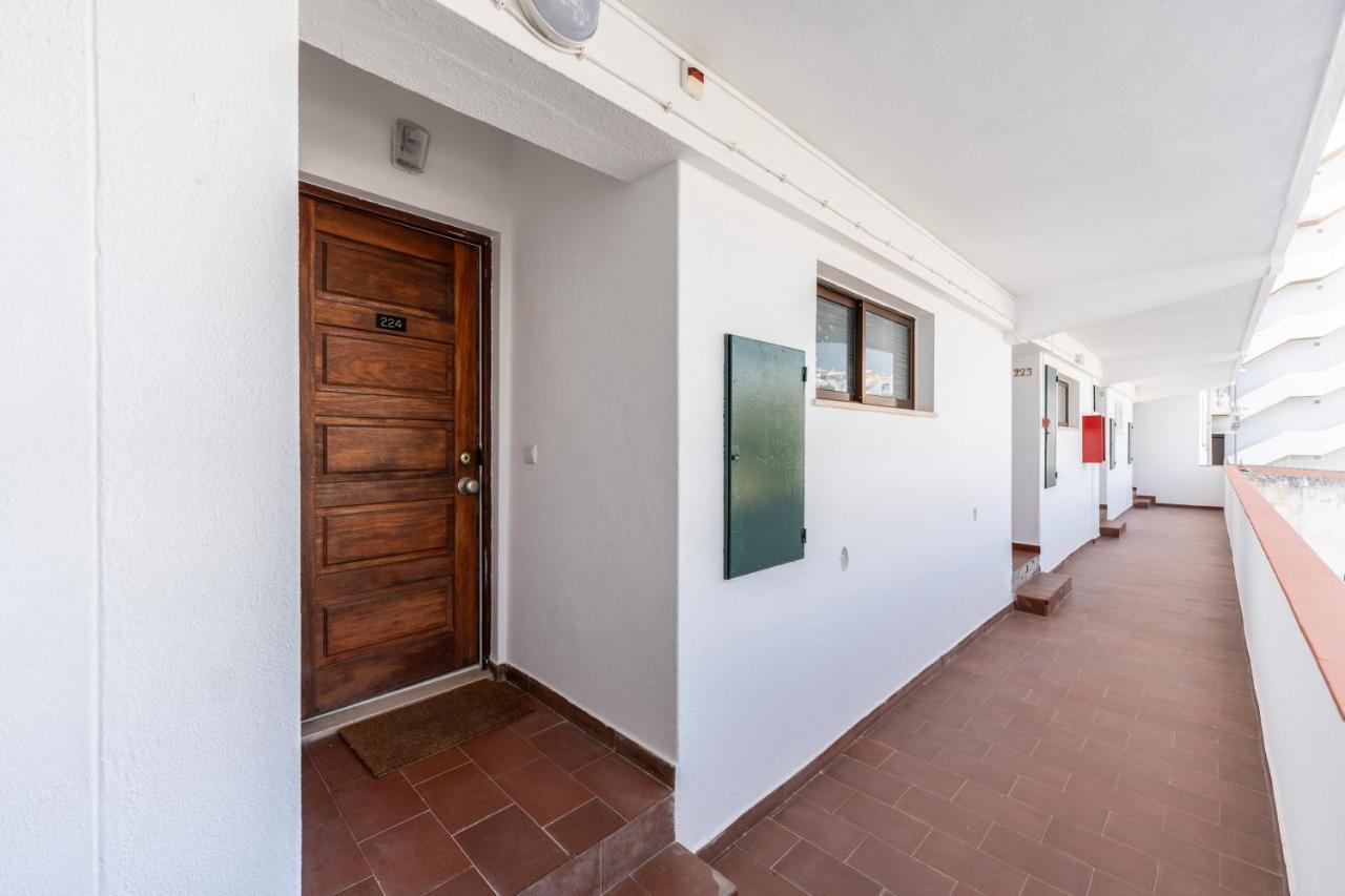 Appartement Modern 2 Bdr Flat W/balcony And Pool By Lovelystay